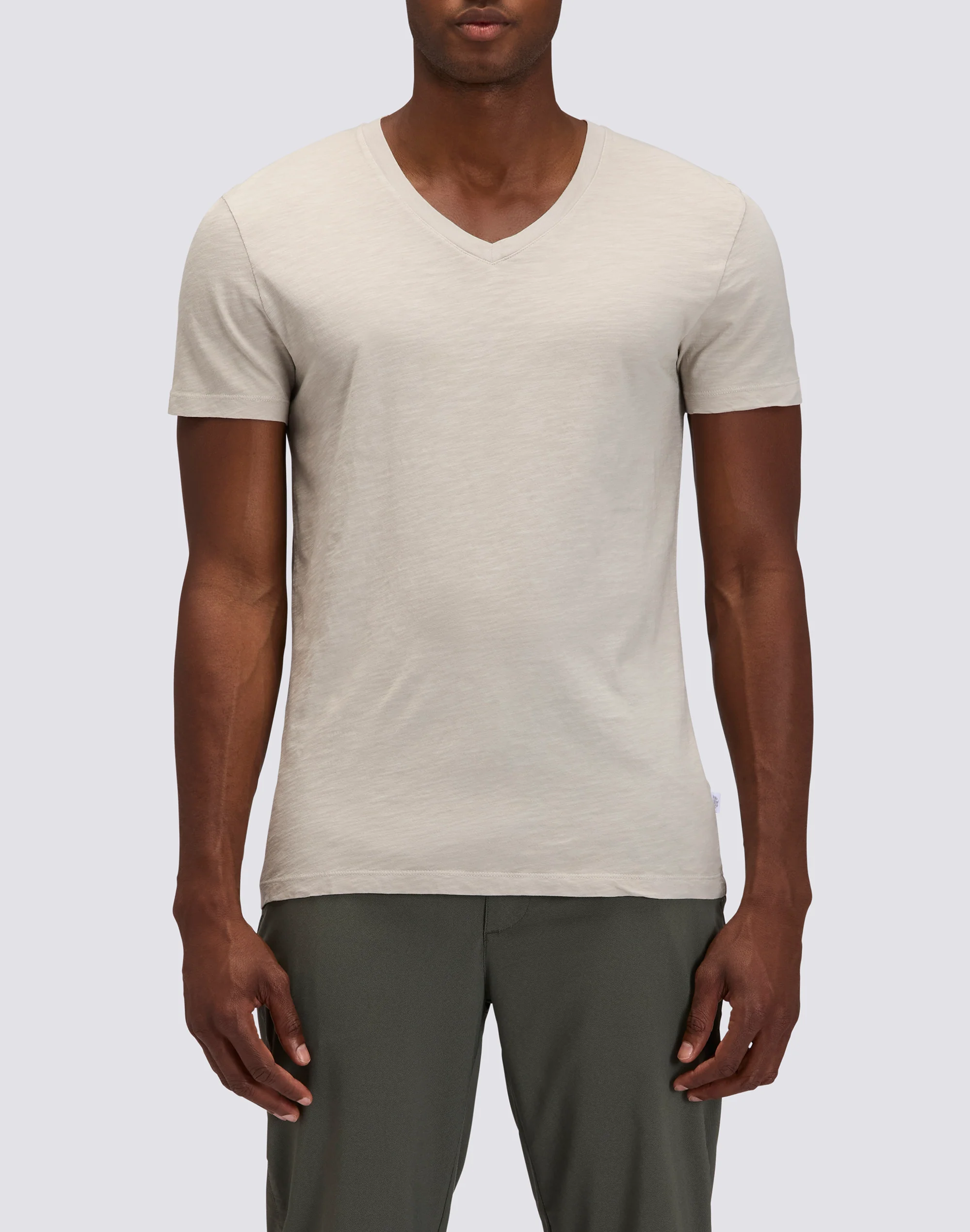 T-SHIRT TINTO CAPO CON SCOLLO A V
