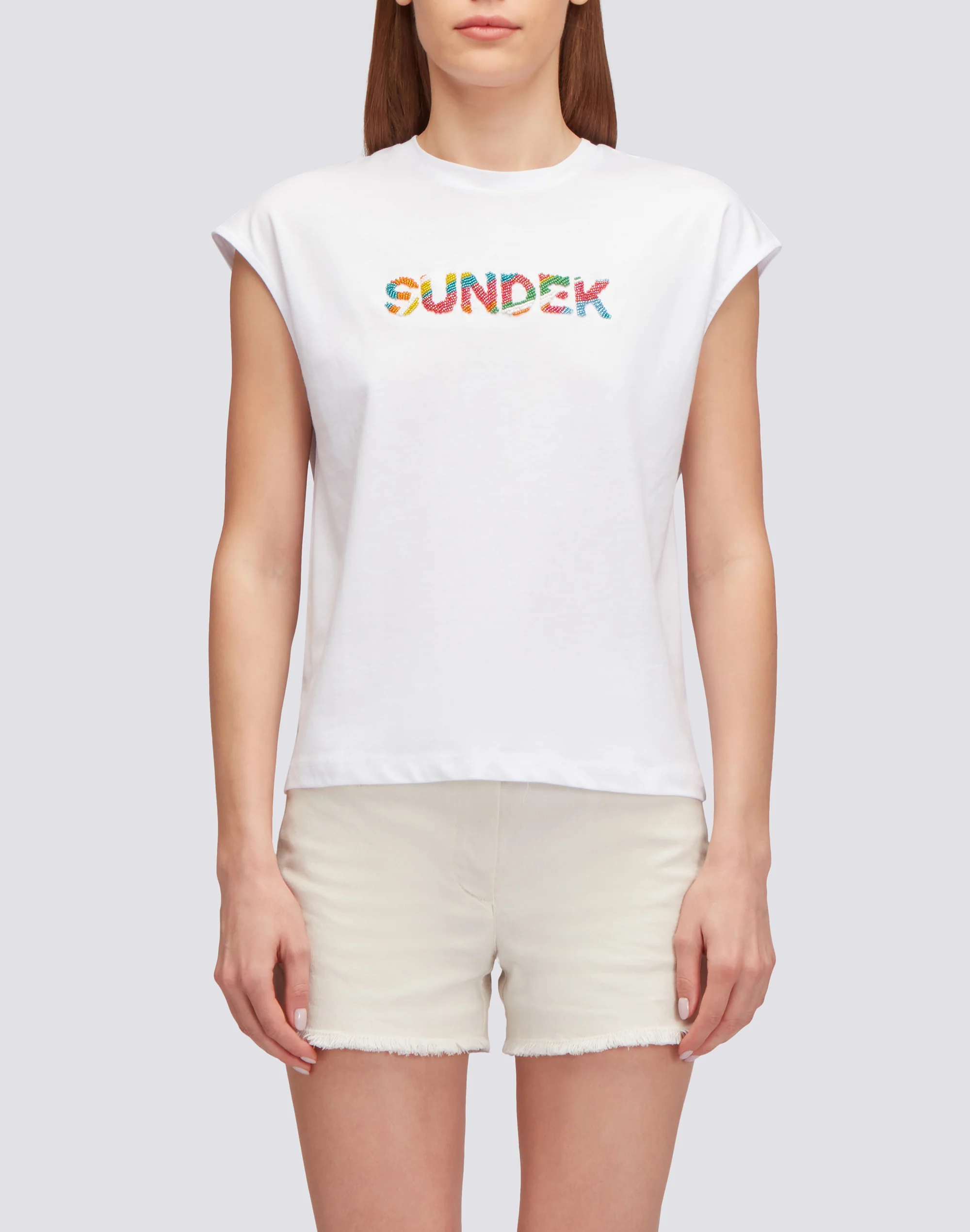 T-SHIRT SMANICATA CON RICAMO